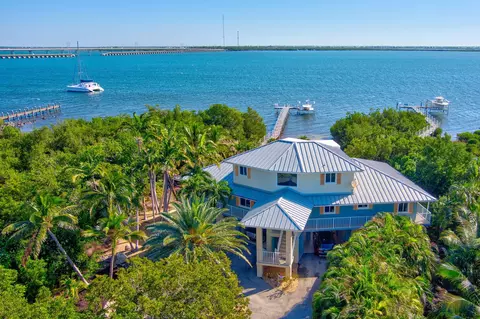 451 E Shore Dr, Summerland Key, FL 33042