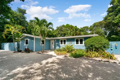67 N Bay Harbor Dr, Key Largo, FL 33037