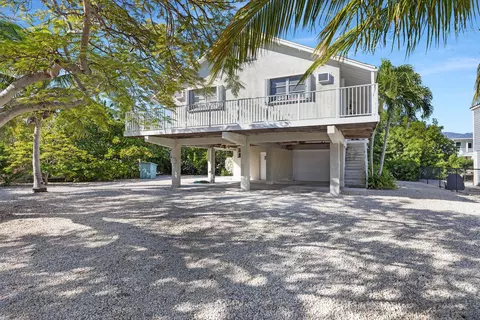 27351 Saint Croix Ln, Ramrod Key, FL 33042