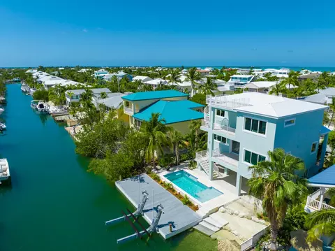 927 Gulf Dr, Summerland Key, FL 33042