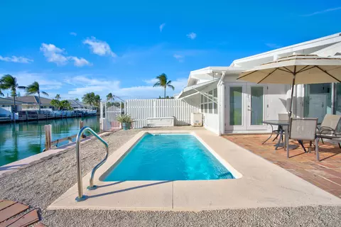 201 9th St #KEY colony, Key Colony Beach, FL 33051 photo 2