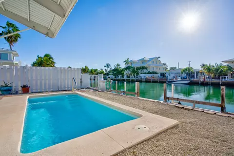 201 9th St #KEY colony, Key Colony Beach, FL 33051 photo 4
