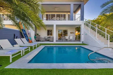 490 11th St #KEY colony, Key Colony Beach, FL 33051