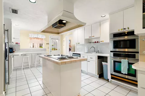 Kitchen - 239 Atlantic Blvd, Key Largo, FL 33037 photo 3 of 5