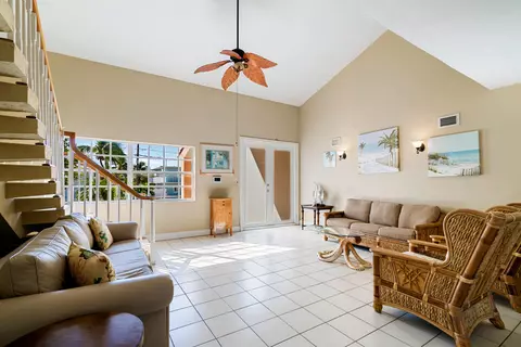 Living - 239 Atlantic Blvd, Key Largo, FL 33037 photo 3 of 5