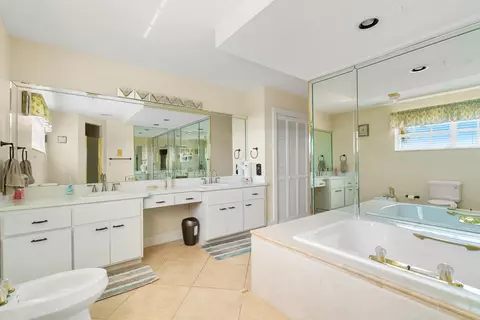 Bath - 239 Atlantic Blvd, Key Largo, FL 33037 photo 5 of 5