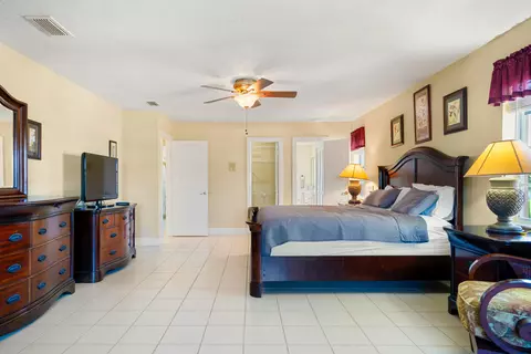 Bedroom - 239 Atlantic Blvd, Key Largo, FL 33037 photo 10 of 11