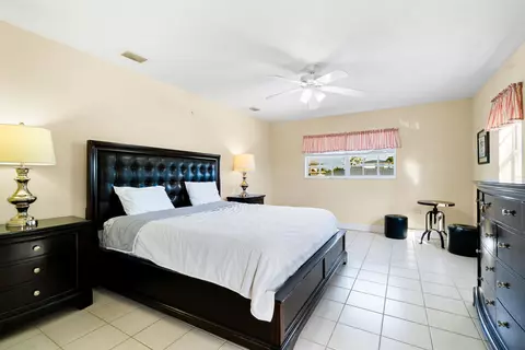 Bedroom - 239 Atlantic Blvd, Key Largo, FL 33037 photo 4 of 11