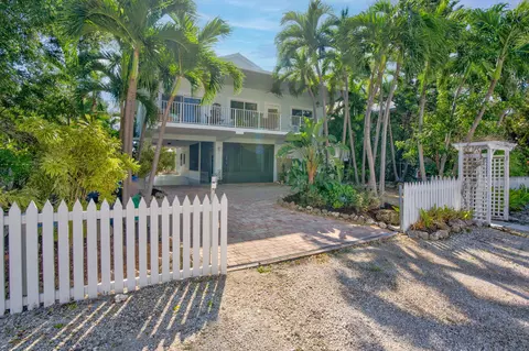 191 S Ocean Shores Dr, Key Largo, FL 33037