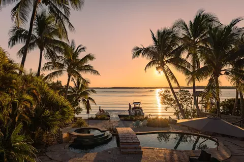 53 Shoreland Dr, Key Largo, FL 33037