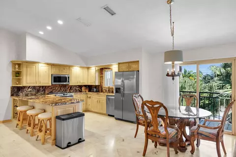 Kitchen - 701 12th St #KEY colony, Key Colony Beach, FL 33051 photo 3 of 4