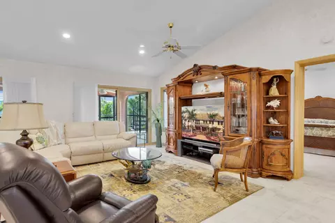 Living - 701 12th St #KEY colony, Key Colony Beach, FL 33051 photo 2 of 3