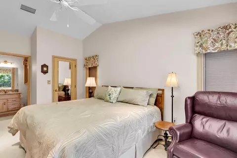 Bedroom - 701 12th St #KEY colony, Key Colony Beach, FL 33051 photo 7 of 8