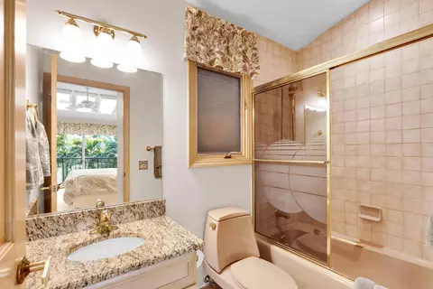 Bath - 701 12th St #KEY colony, Key Colony Beach, FL 33051 photo 6 of 6
