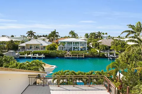 Exterior - 701 12th St #KEY colony, Key Colony Beach, FL 33051 photo 14 of 16