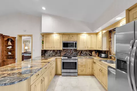 Kitchen - 701 12th St #KEY colony, Key Colony Beach, FL 33051 photo 4 of 4