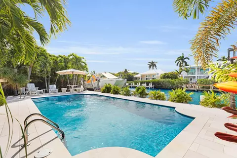 Exterior - 701 12th St #KEY colony, Key Colony Beach, FL 33051 photo 6 of 16