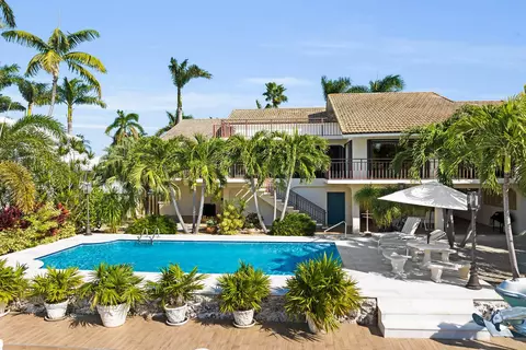 Exterior - 701 12th St #KEY colony, Key Colony Beach, FL 33051 photo 3 of 16