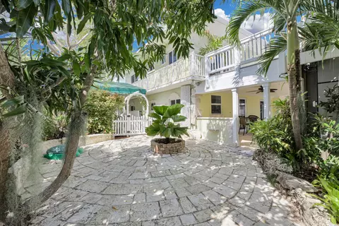 150 Valencia Dr, Islamorada, FL 33036