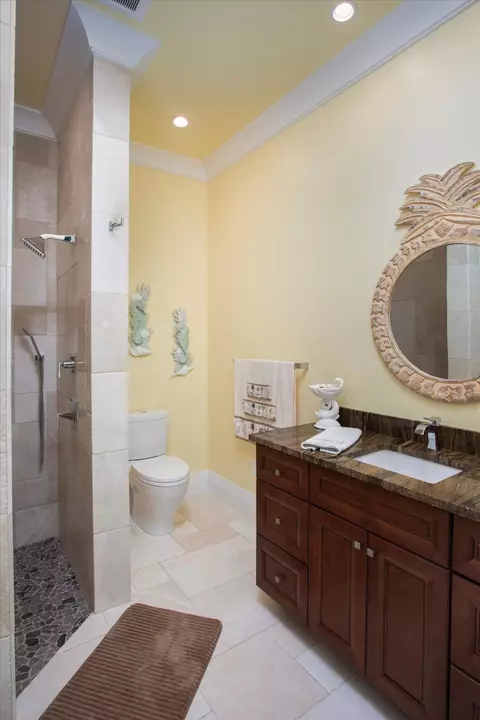 Bath - 126 Mockingbird Ln, Marathon, FL 33050 photo 3 of 4