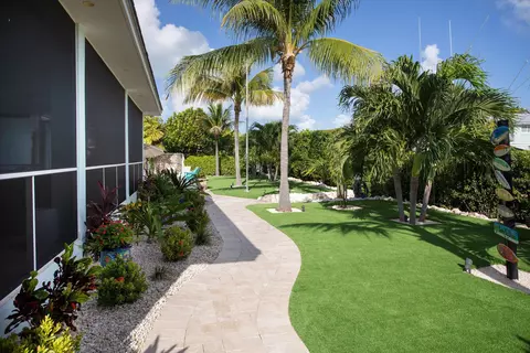 Exterior - 126 Mockingbird Ln, Marathon, FL 33050 photo 14 of 18