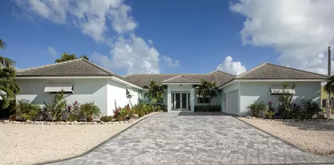Exterior - 126 Mockingbird Ln, Marathon, FL 33050 photo 2 of 18