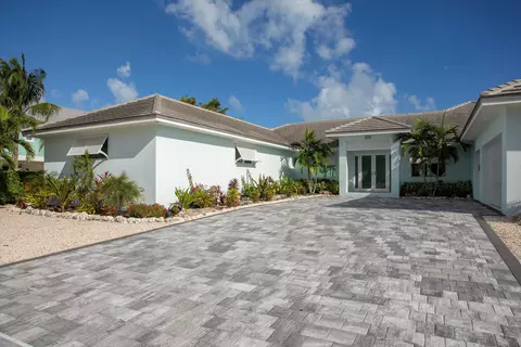 Exterior - 126 Mockingbird Ln, Marathon, FL 33050 photo 4 of 18