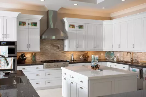 Kitchen - 126 Mockingbird Ln, Marathon, FL 33050 photo 4 of 6