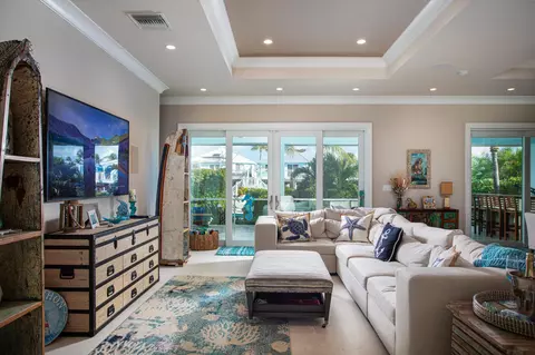 Living - 126 Mockingbird Ln, Marathon, FL 33050 photo 3 of 4