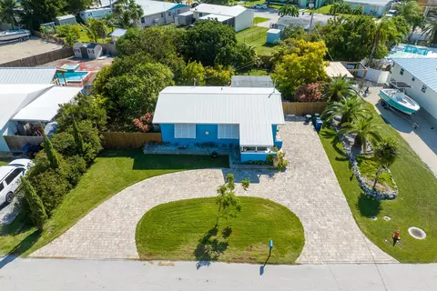 7990 Porpoise Dr, Marathon, FL 33050