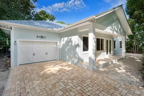 27 Flamingo Hammock Rd, Islamorada, FL 33036