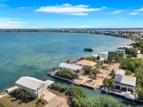1124 De Lussan Ln, Cudjoe Key, FL 33042