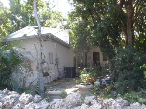 82 Sir Francis Drake Dr, Key Largo, FL 33037