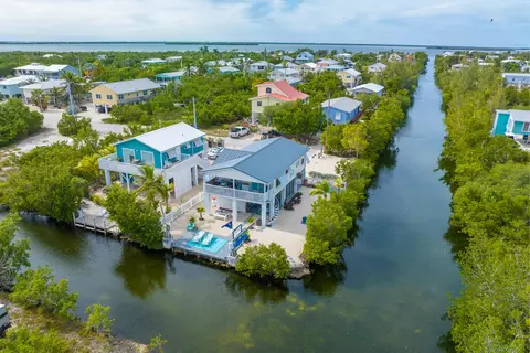 3695 Gulfstream St, Big Pine Key, FL 33043
