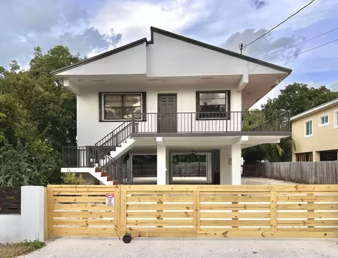 414 Coconut Dr, Key Largo, FL 33037 photo 2