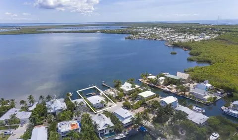 View/Area - 2 North Dr, Key Largo, FL 33037 photo 6 of 11