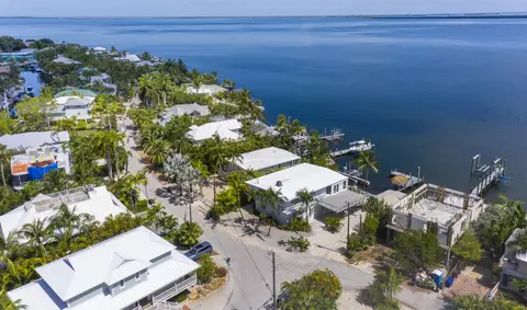 View/Area - 2 North Dr, Key Largo, FL 33037 photo 7 of 11