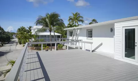Exterior - 2 North Dr, Key Largo, FL 33037 photo 7 of 11