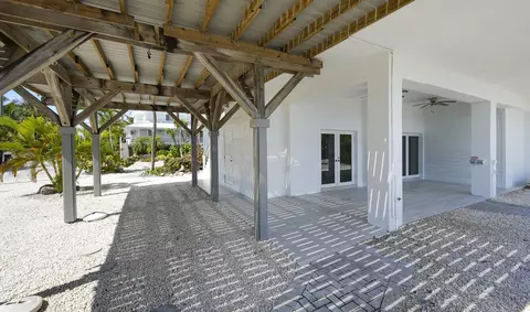 Exterior - 2 North Dr, Key Largo, FL 33037 photo 8 of 11