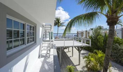 Exterior - 2 North Dr, Key Largo, FL 33037 photo 10 of 11
