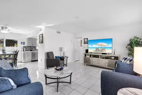 40 High Point Rd #E102, Plantation Key, FL 33070