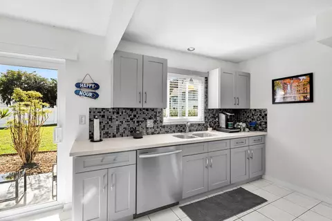40 High Point Rd #E102, Plantation Key, FL 33070 photo 3