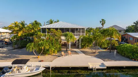 17055 W Kingfish Ln, Sugarloaf Key, FL 33042
