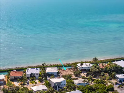256 W Seaview Cir, Duck Key, FL 33050