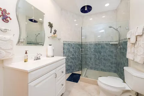 Bath - 114 Avenue E, Marathon, FL 33050 photo 6 of 7