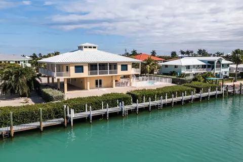 View/Area - 114 Avenue E, Marathon, FL 33050 photo 7 of 16
