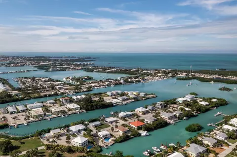 View/Area - 114 Avenue E, Marathon, FL 33050 photo 11 of 16