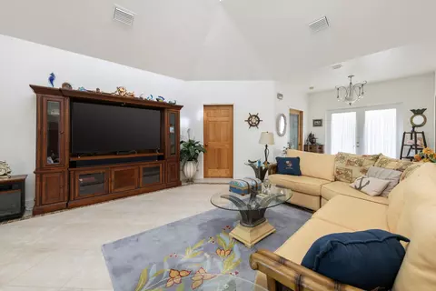 Living - 114 Avenue E, Marathon, FL 33050 photo 3 of 3