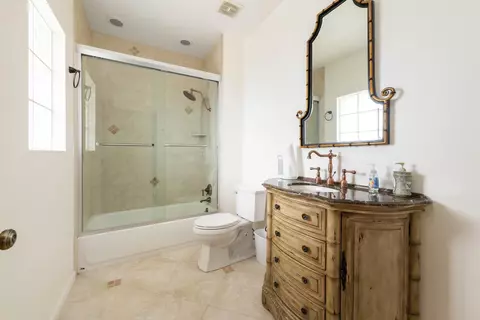 Bath - 114 Avenue E, Marathon, FL 33050 photo 7 of 7