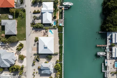 View/Area - 114 Avenue E, Marathon, FL 33050 photo 12 of 16